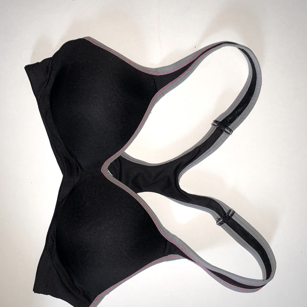 A black sports bra